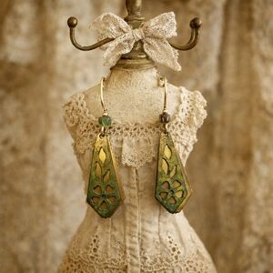 Vintage Elegant Metallic Earrings With Impressive PATINA - Pre-loved